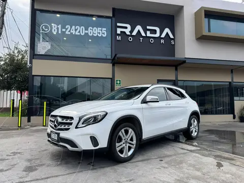 Mercedes Clase GLA 200 Aut usado (2020) color Blanco precio $379,800