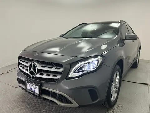 Mercedes Clase GLA 200 Aut usado (2020) color GRIS MONTANA METALIZADO precio $410,000