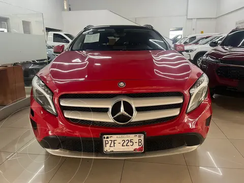 Mercedes Clase GLA 180 CGI usado (2017) color Rojo precio $295,000