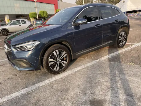 Mercedes Clase GLA 200 Progressive usado (2021) color Azul Tanzanita precio $543,000