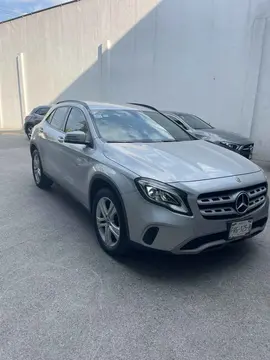 Mercedes Clase GLA 200 CGI usado (2018) color Plata precio $395,000
