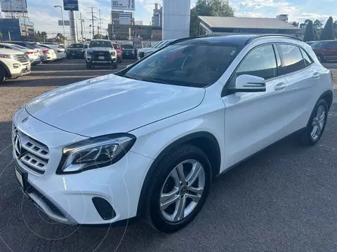 Mercedes Clase GLA 200 CGI usado (2019) color Blanco financiado en mensualidades(enganche $78,400 mensualidades desde $8,553)