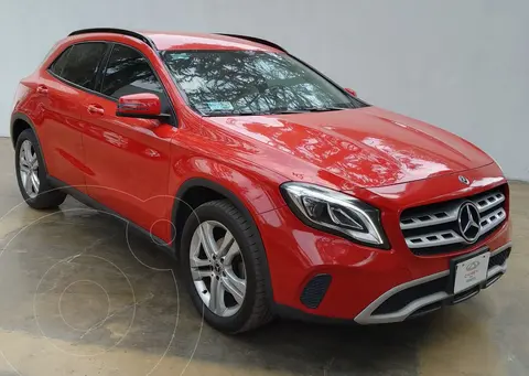 Mercedes Clase GLA 200 Aut usado (2019) color Rojo Carneolita financiado en mensualidades(enganche $112,776 mensualidades desde $12,852)