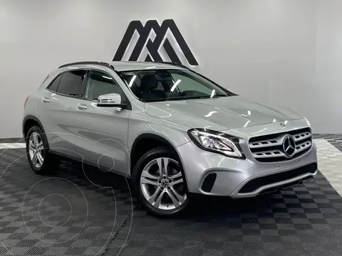 Mercedes Clase GLA 200 CGI Sport Aut usado (2018) color plateado precio $327,999