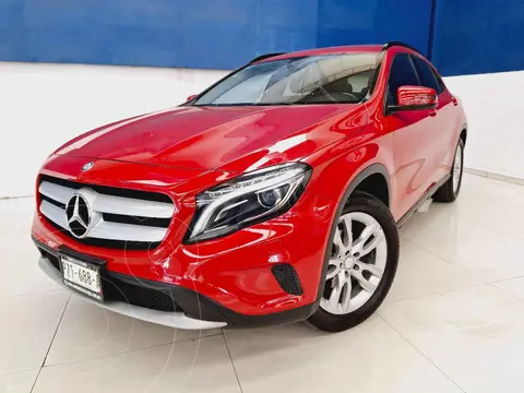 Mercedes Clase GLA 180 CGI usado (2016) color Rojo precio $289,500