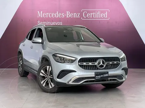 Mercedes Clase GLA 200 Mild Hybrid usado (2025) color Gris financiado en mensualidades(enganche $405,460 mensualidades desde $17,419)