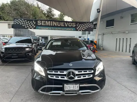 foto Mercedes Clase GLA 200 CGI Sport Aut usado (2018) color Negro precio $438,000