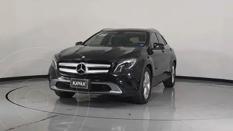 Mercedes Clase GLA 200 CGI usado (2014) color Negro precio $325,999