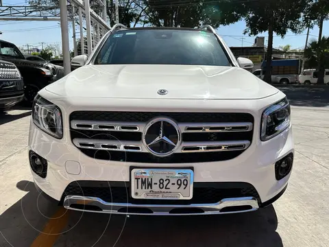 Mercedes Clase GLB 250 Progressive 4MATIC usado (2020) color Blanco financiado en mensualidades(enganche $145,000 mensualidades desde $20,529)