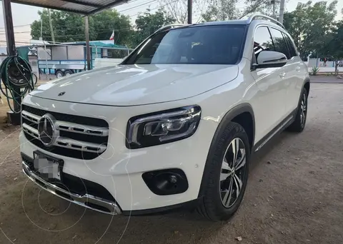 Mercedes Clase GLB 250 Progressive 4MATIC usado (2021) color Blanco precio $610,000