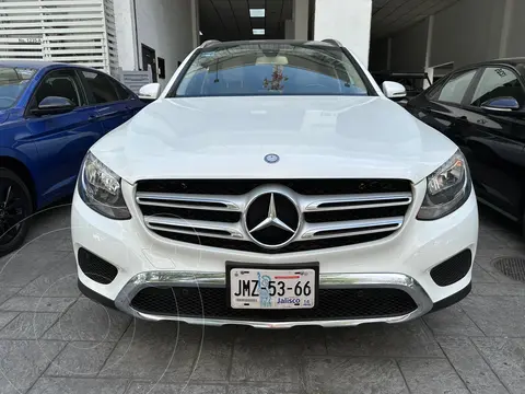 Mercedes Clase GLC 300 Off Road usado (2017) color Blanco financiado en mensualidades(enganche $162,750 mensualidades desde $13,460)