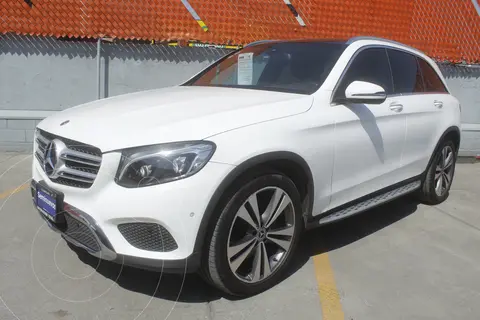 Mercedes Clase GLC 300 Off Road usado (2018) color Blanco financiado en mensualidades(enganche $25 mensualidades desde $48)