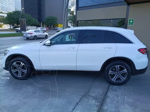 Mercedes Clase GLC 300 4MATIC Comfort usado (2021) color Blanco precio $489,800