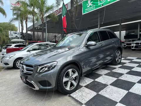 Mercedes Clase GLC 300 Off Road usado (2018) color Gris financiado en mensualidades(enganche $132,000 mensualidades desde $11,166)