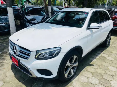 Mercedes Clase GLC 300 Off Road usado (2019) color Blanco financiado en mensualidades(enganche $122,819 mensualidades desde $10,909)