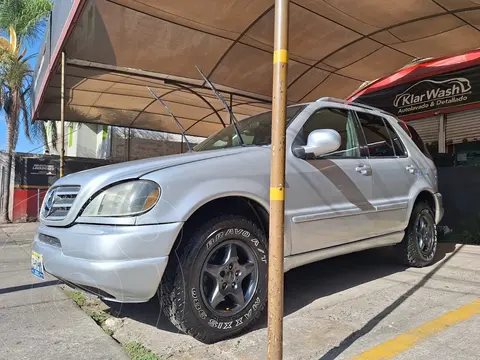 Mercedes Clase M ML 320 usado (1998) color Plata precio $70,000