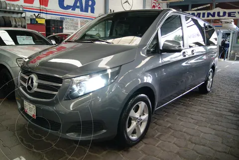 Mercedes Clase V 250 7 Pasajeros Larga usado (2019) color Gris precio $588,000