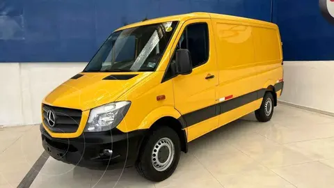 Mercedes Sprinter Minivan 311 Mediana usado (2017) color Amarillo financiado en mensualidades(enganche $108,728 mensualidades desde $8,955)