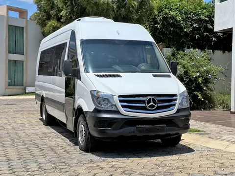 Mercedes Sprinter VAN Cargo 415 usado (2017) color Blanco financiado en mensualidades(enganche $176,000)