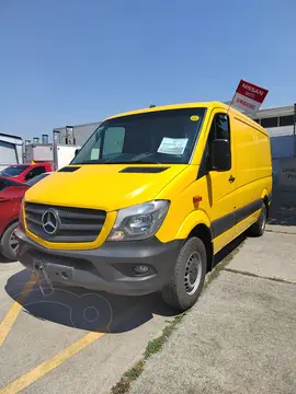 Mercedes Sprinter VAN Cargo 316 usado (2017) color Amarillo financiado en mensualidades(enganche $90,000)