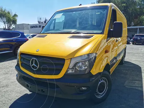 Mercedes Sprinter VAN Cargo 315 usado (2016) color Amarillo financiado en mensualidades(enganche $86,250 mensualidades desde $10,994)