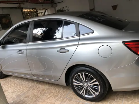 MG MG5 Elegance usado (2023) color Plata precio $126,001