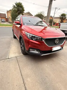 MG ZS  1.5L Comfort Aut usado (2024) color Rojo precio $9.480.000