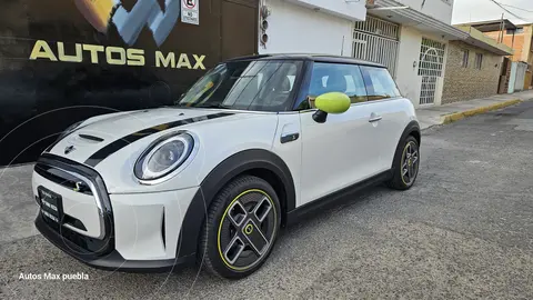 MINI 3 Puertas Electrico Cooper SE Iconic usado (2024) color Blanco financiado en mensualidades(enganche $250,000 mensualidades desde $13,900)