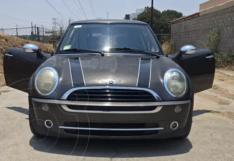 MINI 3 Puertas Cooper Classic usado (2006) color Gris precio $110,000