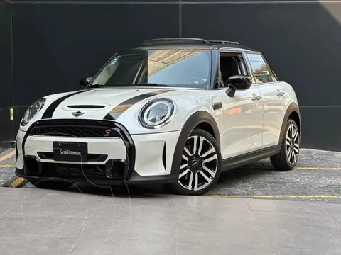 MINI 5 Puertas Cooper Classic Aut usado (2024) color Blanco precio $635,000