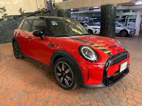 MINI Cooper 5 Puertas ICONIC usado (2023) color Rojo precio $495,000