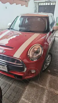 MINI Cooper 5 Puertas Salt Aut usado (2017) color Rojo precio $330,000