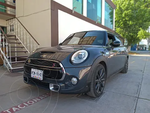 MINI Cooper S Hot Chili 5 Puertas usado (2017) color Gris precio $369,000