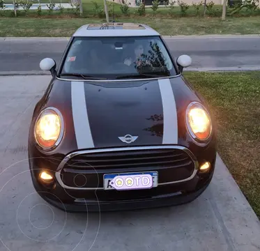 MINI Cooper Pepper 1.5 3P Wired usado (2016) color Negro precio u$s27.000