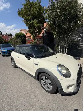 MINI Cooper 1.5L Classic 3P usado (2017) color Blanco precio $12.500.000