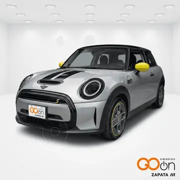 MINI Cooper SE ICONIC usado (2024) color MIN_MELTING SILVER III precio $479,000