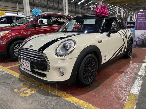 MINI Cooper Chili usado (2017) color Cafe Claro financiado en mensualidades(enganche $80,550 mensualidades desde $8,592)