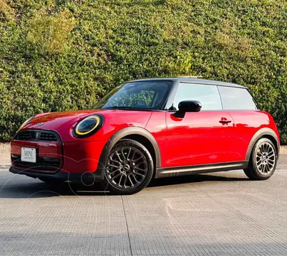 MINI Cooper Classic usado (2025) color Rojo financiado en mensualidades(enganche $136,180 mensualidades desde $13,434)