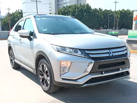 Mitsubishi Eclipse Cross GLS usado (2019) color plateado precio $295,000