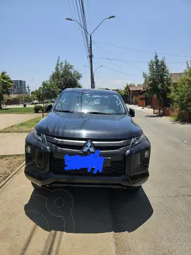 Mitsubishi L-200 2.4L Work CR 4X2 usado (2021) color Negro precio $18.000.000