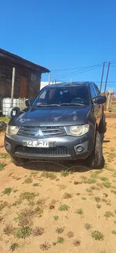 Mitsubishi L-200 2.5 Work CRM Diesel 4X2 usado (2011) color Negro precio $5.900.000