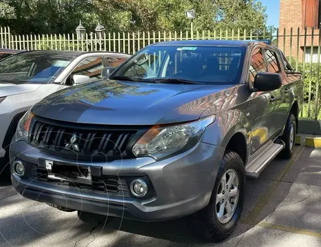 Mitsubishi L-200 2.5 Work Turbo Diesel 4X2 usado (2017) color Gris precio $11.900.000