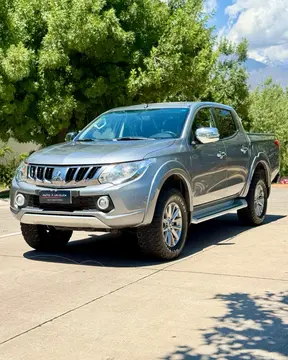 Mitsubishi L-200 2.4L Dakar 4x4 usado (2019) color Gris precio $17.590.000