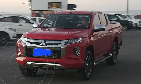Mitsubishi L-200 2.4L Katana CRT 4X4 usado (2024) color Rojo precio $20.000.000