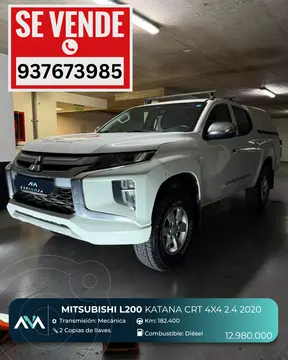 Mitsubishi L-200 2.4L Katana CRT 4X4 usado (2020) color Blanco precio $12.980.000