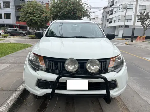 foto Mitsubishi L200 DK-R 2.5L 4x2 GLX TDi usado (2019) color Blanco precio u$s16,900
