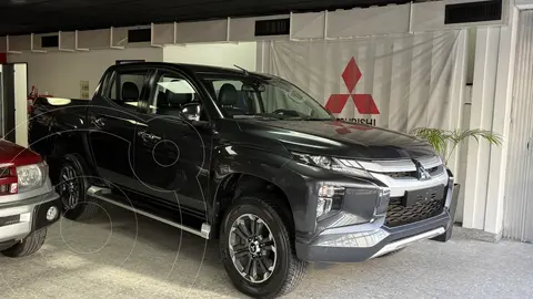 Mitsubishi L200 4x4 2.5 High Power CD Full Aut usado (2021) color Gris precio u$s32.900