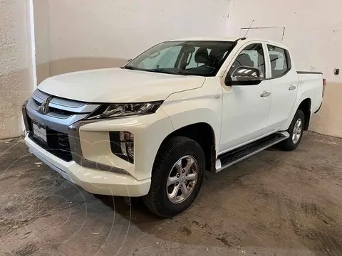 Mitsubishi L200 GLX Diesel 4x4 usado (2022) color Blanco precio $444,900