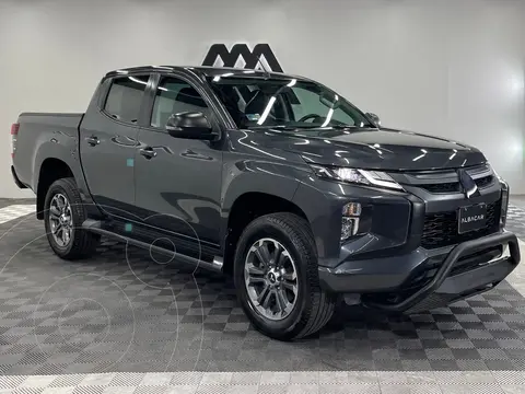 Mitsubishi L200 GLS Diesel  4x4 Aut usado (2022) color Gris precio $549,999