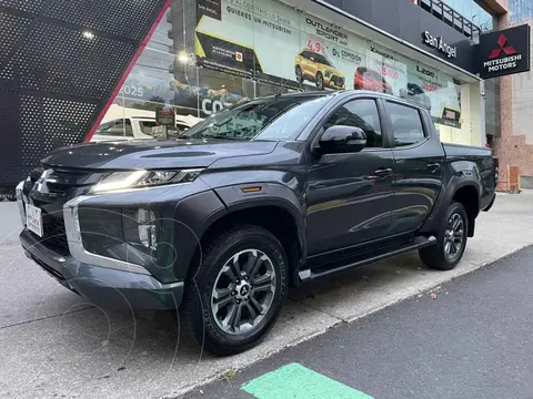Mitsubishi L200 GLS Diesel  4x4 Aut usado (2023) color Gris financiado en mensualidades(enganche $117,600 mensualidades desde $11,222)
